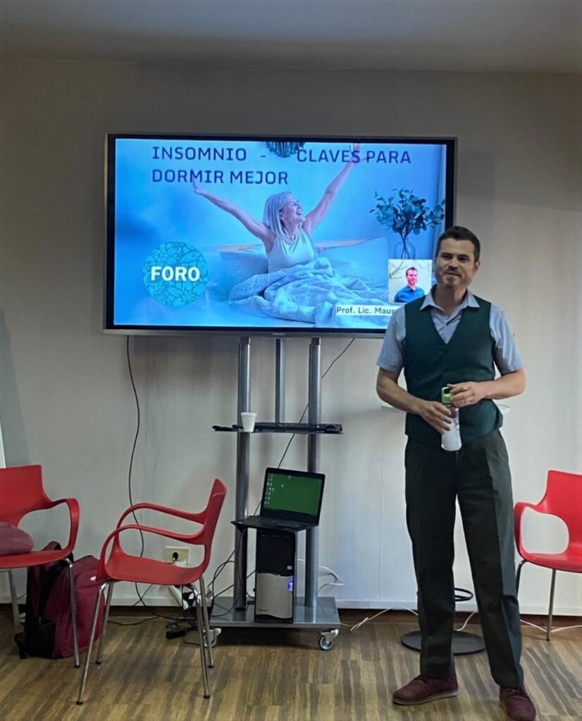 imagen de Mauro Tommasi dando una clase.